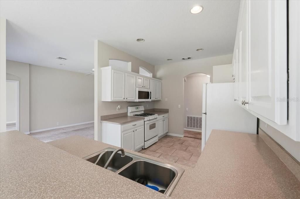 For Sale: $329,900 (3 beds, 2 baths, 1814 Square Feet)