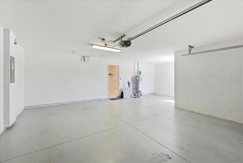 For Sale: $329,900 (3 beds, 2 baths, 1814 Square Feet)