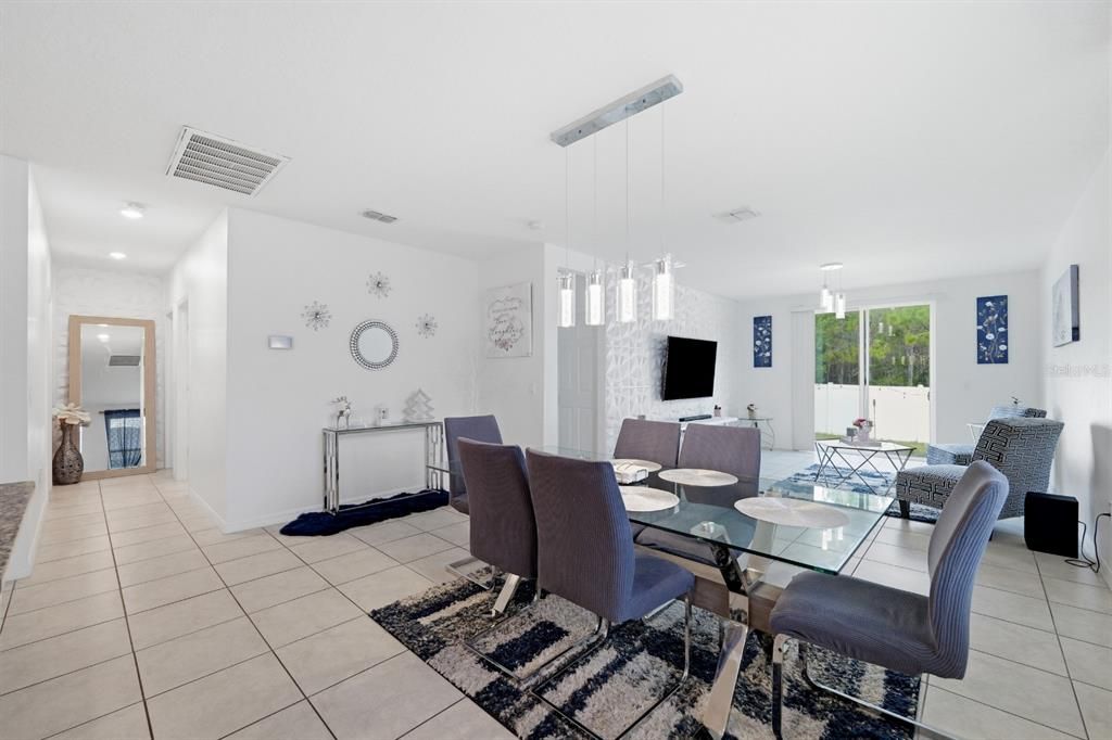 En Venta: $324,990 (3 camas, 2 baños, 1734 Pies cuadrados)
