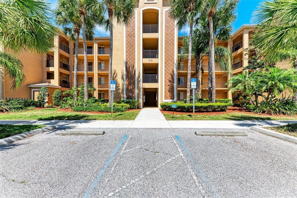 For Sale: $229,900 (2 beds, 2 baths, 1121 Square Feet)