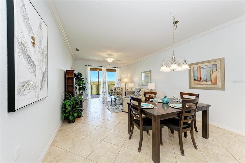 For Sale: $229,900 (2 beds, 2 baths, 1121 Square Feet)