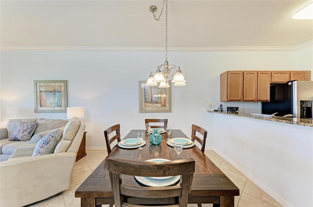 For Sale: $229,900 (2 beds, 2 baths, 1121 Square Feet)