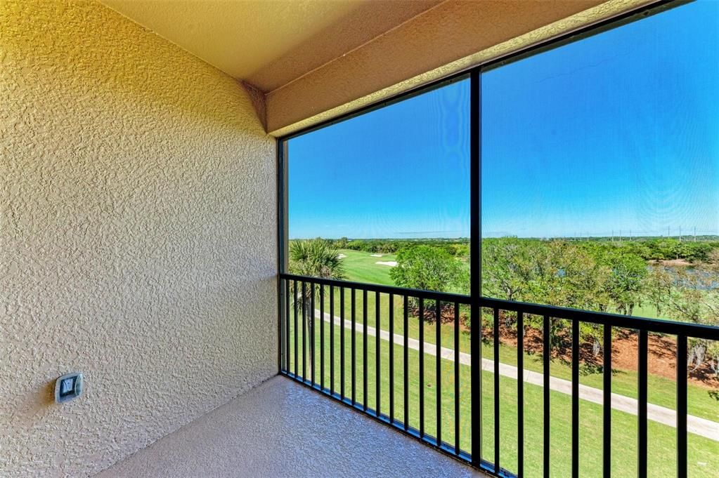 For Sale: $229,900 (2 beds, 2 baths, 1121 Square Feet)