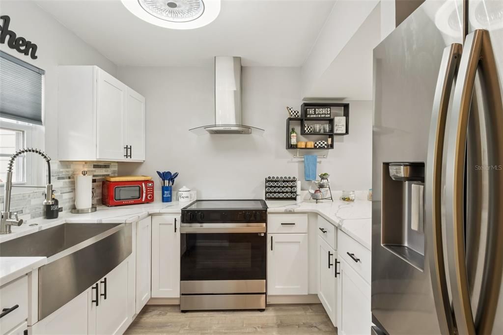 For Sale: $239,900 (2 beds, 2 baths, 980 Square Feet)