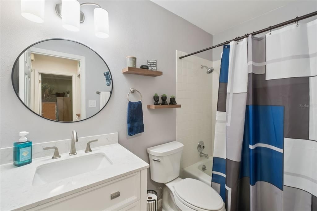 For Sale: $239,900 (2 beds, 2 baths, 980 Square Feet)