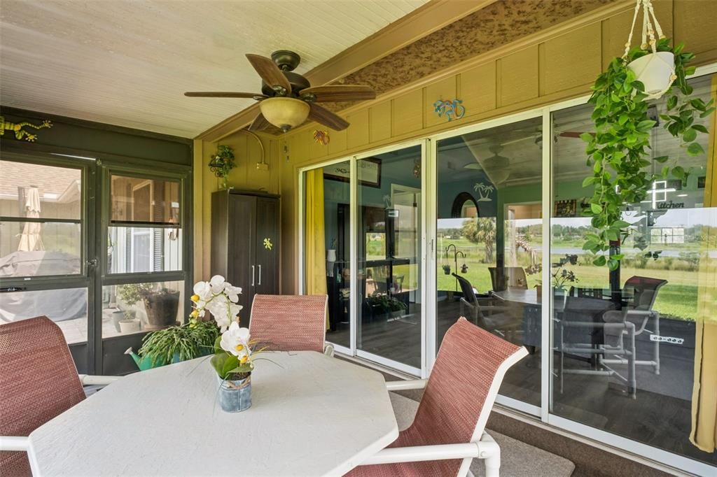 For Sale: $239,900 (2 beds, 2 baths, 980 Square Feet)