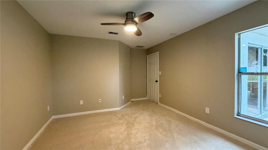 En Venta: $249,900 (4 camas, 2 baños, 1251 Pies cuadrados)