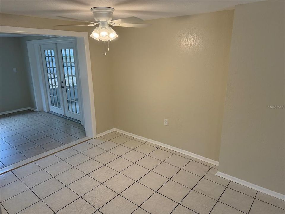 Activo con contrato: $175,000 (3 camas, 1 baños, 1077 Pies cuadrados)
