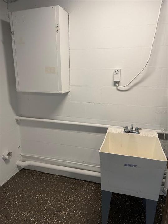 Activo con contrato: $175,000 (3 camas, 1 baños, 1077 Pies cuadrados)