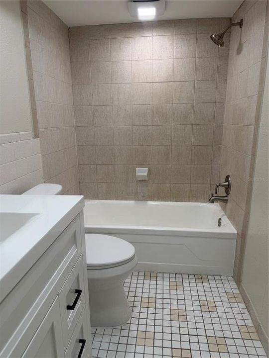 Activo con contrato: $175,000 (3 camas, 1 baños, 1077 Pies cuadrados)