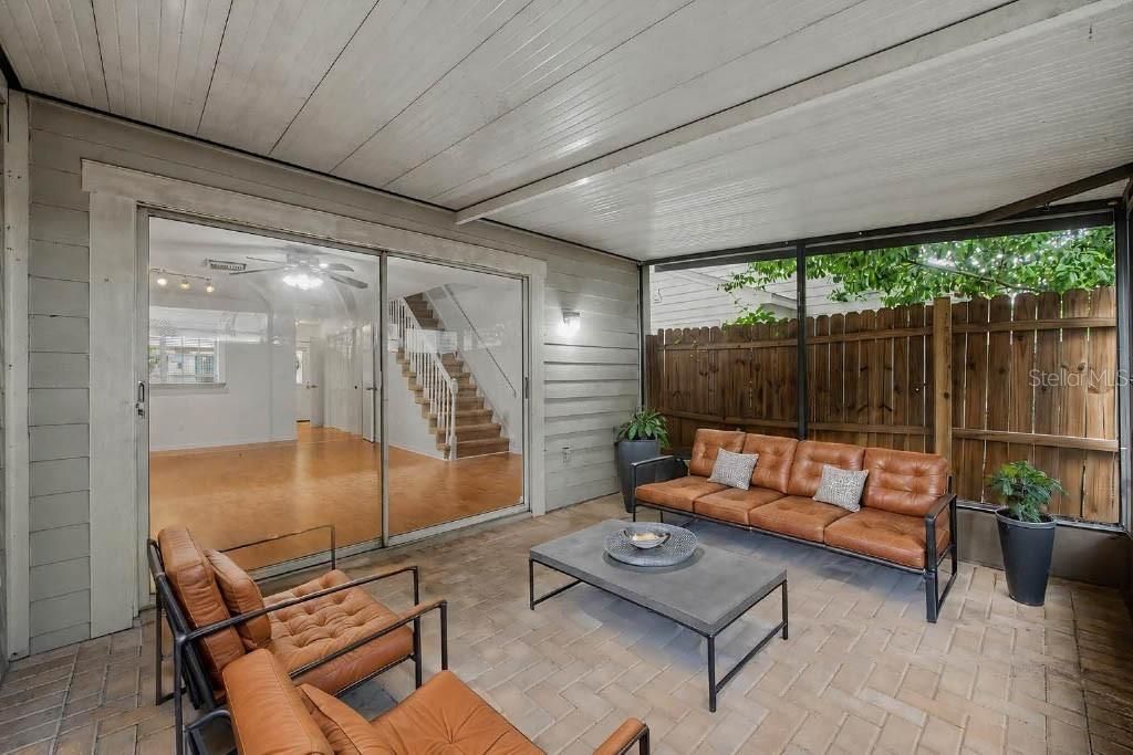 На продажу: $206,000 (2 спален, 2 ванн, 1261 Квадратных фут)
