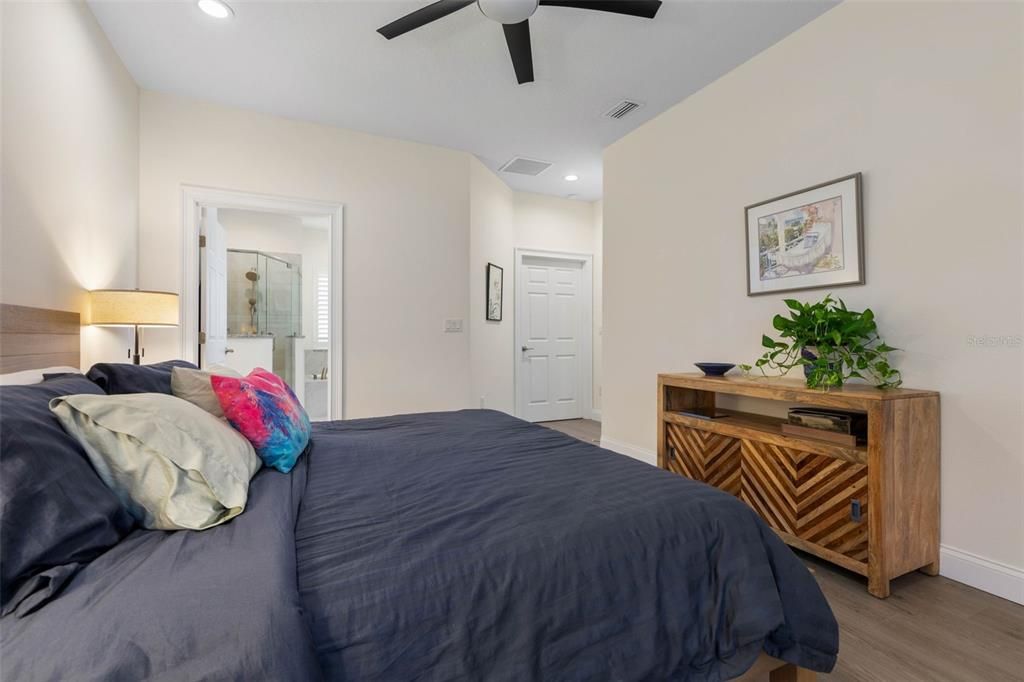 For Sale: $490,000 (3 beds, 2 baths, 1622 Square Feet)