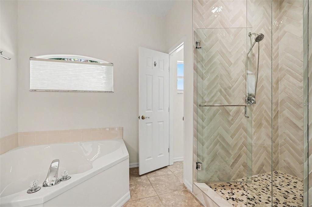 For Sale: $625,000 (4 beds, 3 baths, 2416 Square Feet)