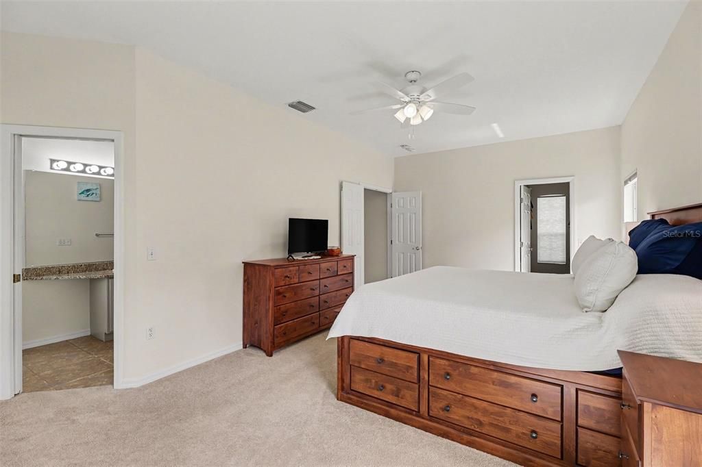 For Sale: $625,000 (4 beds, 3 baths, 2416 Square Feet)