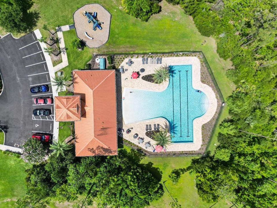 На продажу: $634,900 (6 спален, 4 ванн, 3215 Квадратных фут)