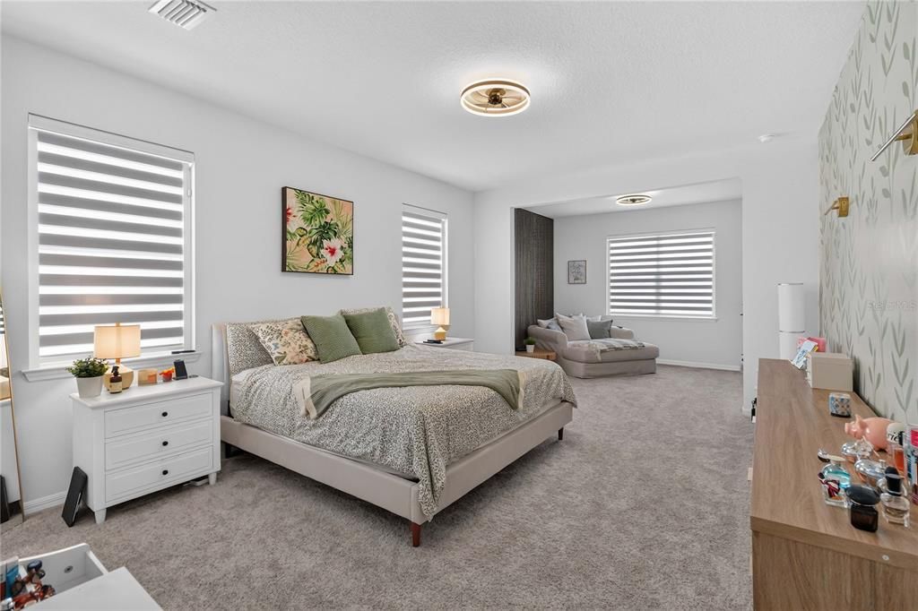 En Venta: $799,900 (4 camas, 3 baños, 3000 Pies cuadrados)