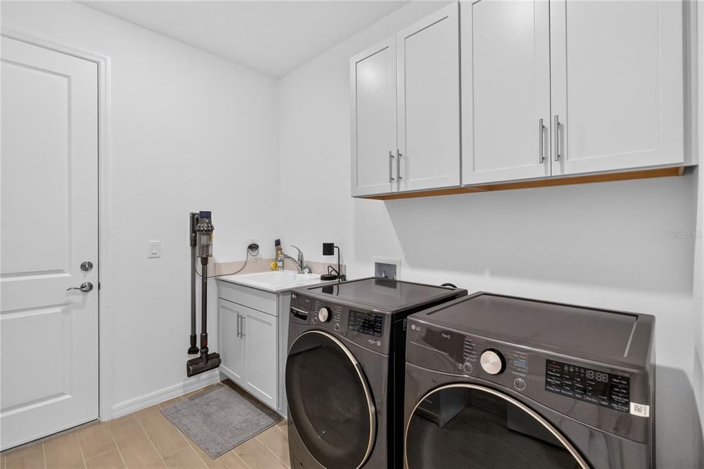 En Venta: $799,900 (4 camas, 3 baños, 3000 Pies cuadrados)