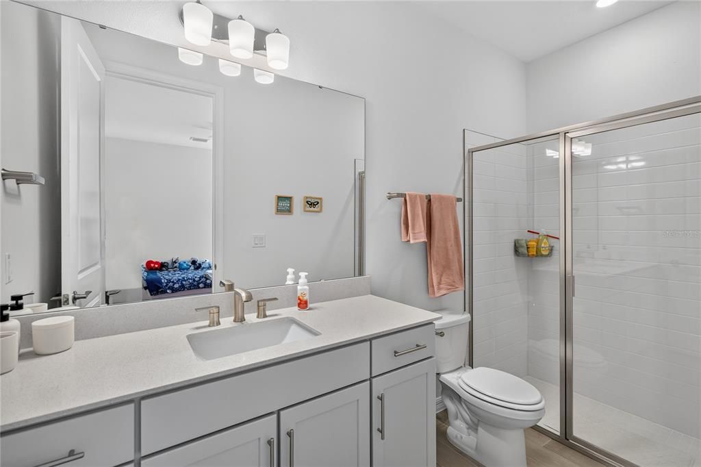 En Venta: $799,900 (4 camas, 3 baños, 3000 Pies cuadrados)