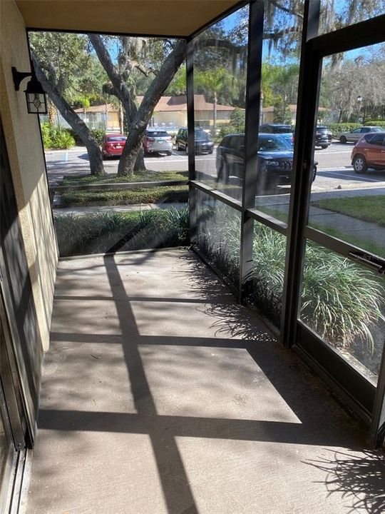 For Sale: $100,000 (2 beds, 2 baths, 960 Square Feet)