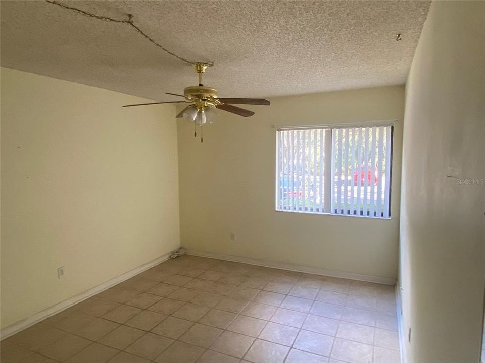 For Sale: $100,000 (2 beds, 2 baths, 960 Square Feet)