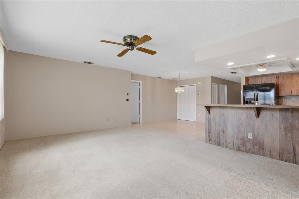 Под контрактом: $390,000 (3 спален, 2 ванн, 1536 Квадратных фут)