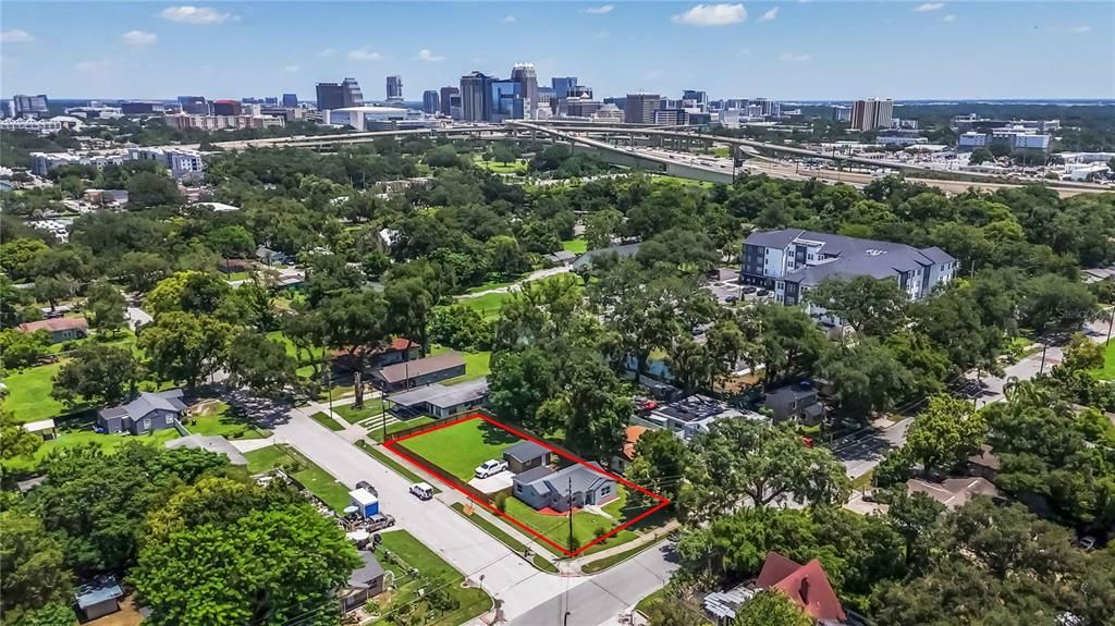 Под контрактом: $260,000 (4 спален, 2 ванн, 1003 Квадратных фут)