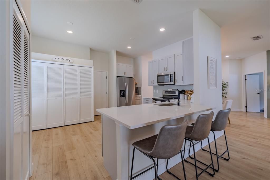 En Venta: $425,000 (3 camas, 2 baños, 1564 Pies cuadrados)
