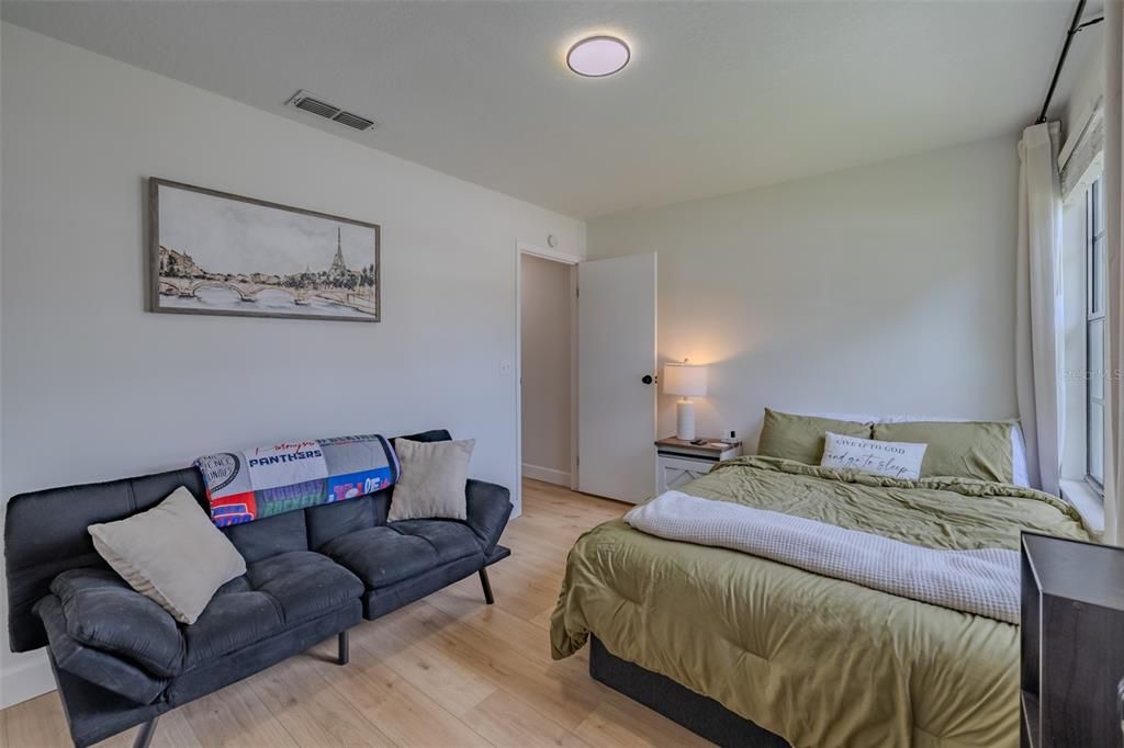 En Venta: $425,000 (3 camas, 2 baños, 1564 Pies cuadrados)