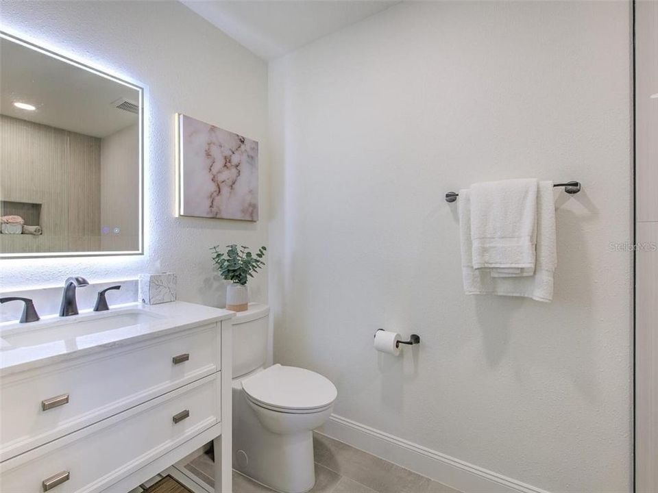 En Venta: $775,000 (3 camas, 3 baños, 2327 Pies cuadrados)