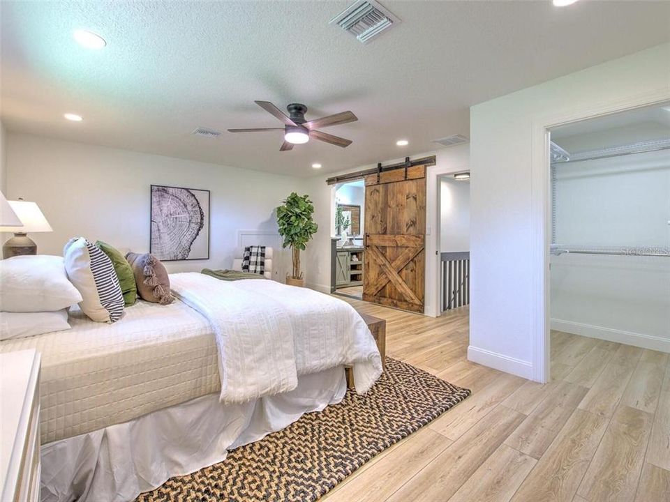 En Venta: $775,000 (3 camas, 3 baños, 2327 Pies cuadrados)