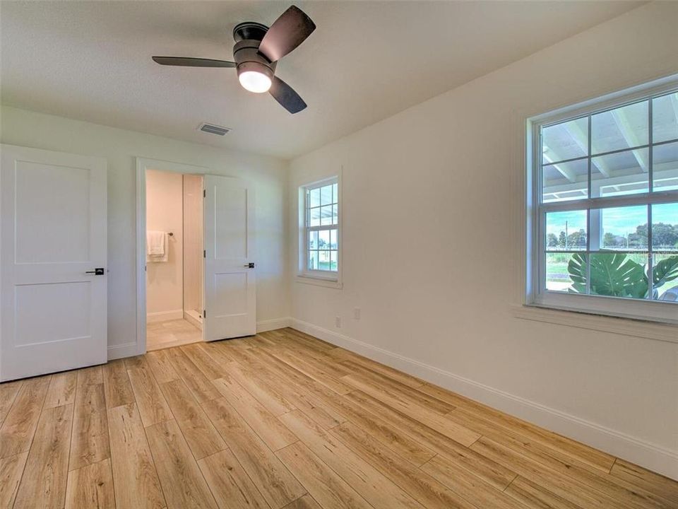 En Venta: $775,000 (3 camas, 3 baños, 2327 Pies cuadrados)