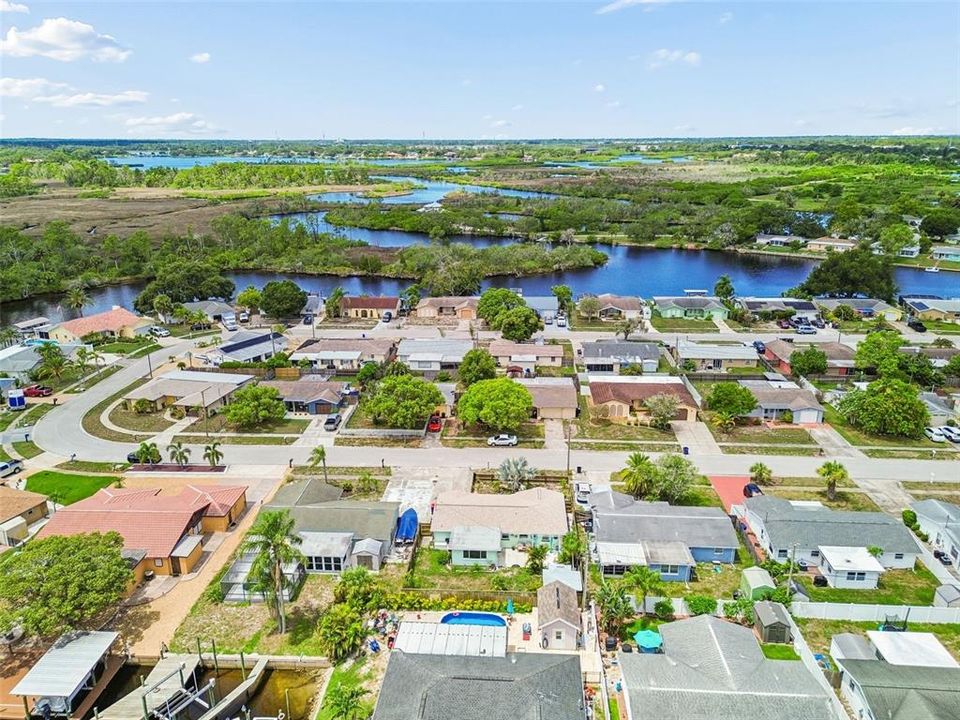 На продажу: $244,916 (2 спален, 1 ванн, 1272 Квадратных фут)