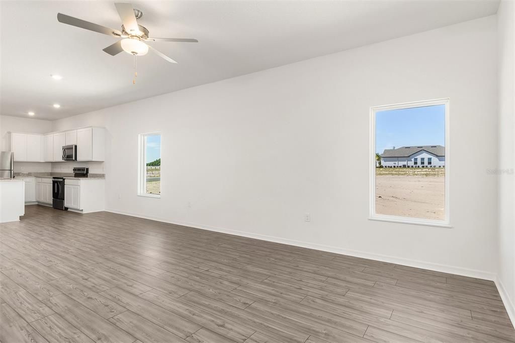 For Sale: $314,900 (4 beds, 2 baths, 1863 Square Feet)