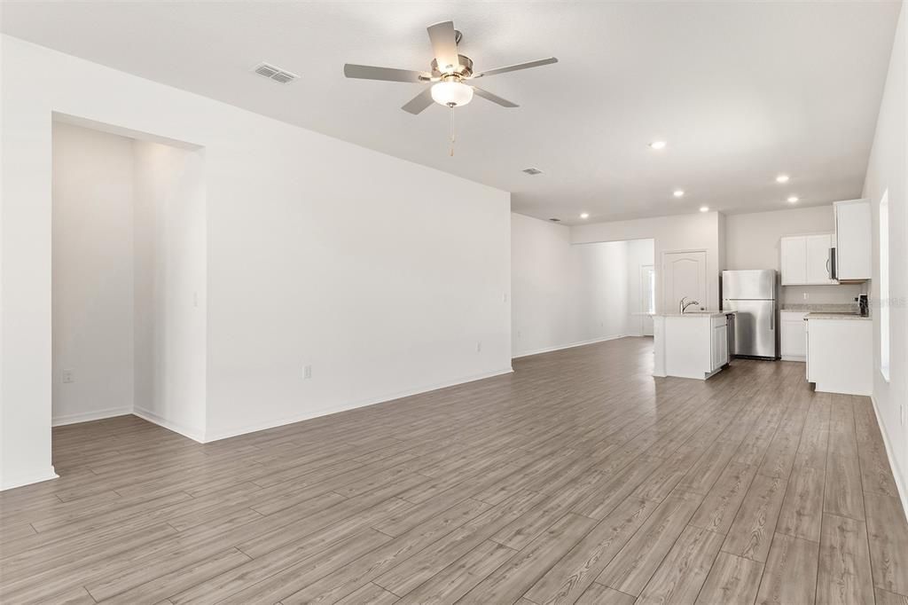 For Sale: $314,900 (4 beds, 2 baths, 1863 Square Feet)