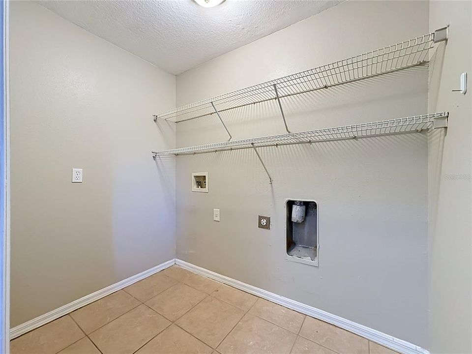 For Sale: $270,000 (3 beds, 2 baths, 1345 Square Feet)