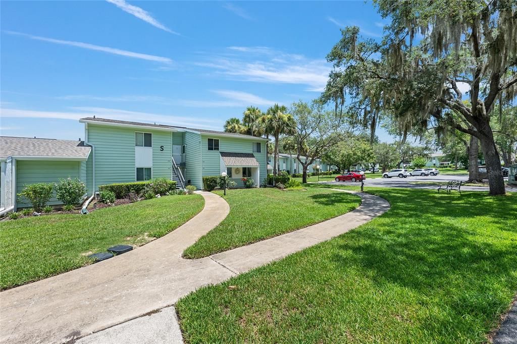 For Sale: $110,000 (2 beds, 2 baths, 1138 Square Feet)