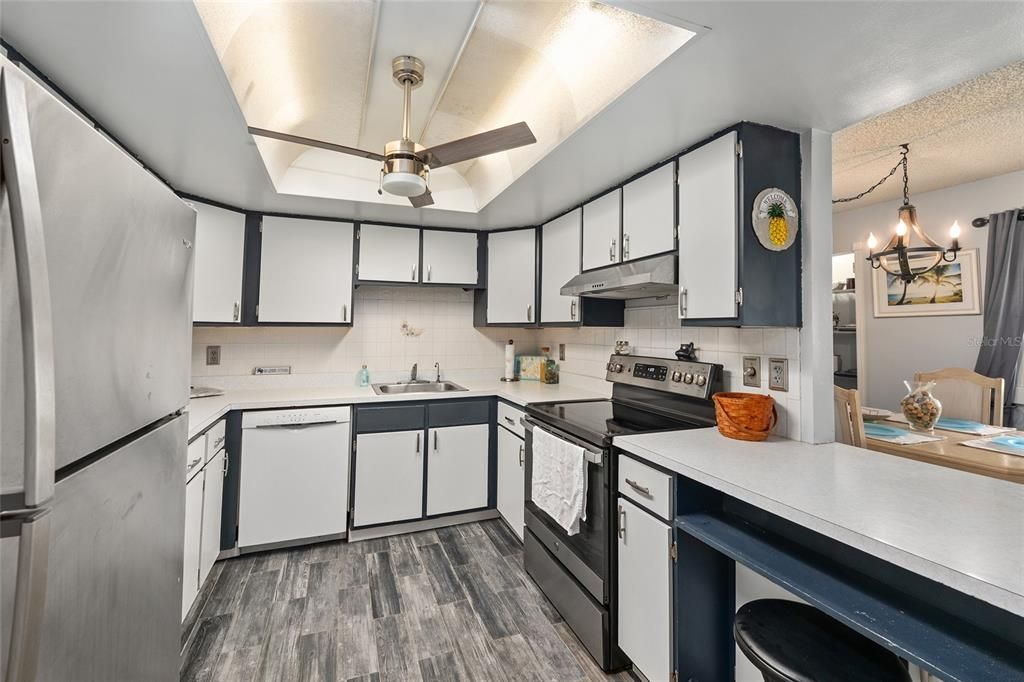 For Sale: $110,000 (2 beds, 2 baths, 1138 Square Feet)