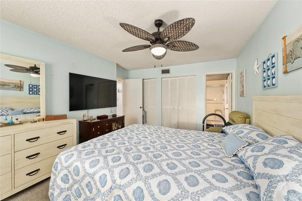 For Sale: $110,000 (2 beds, 2 baths, 1138 Square Feet)
