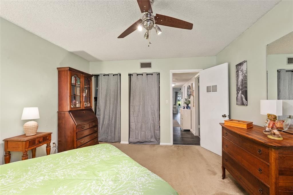 For Sale: $110,000 (2 beds, 2 baths, 1138 Square Feet)