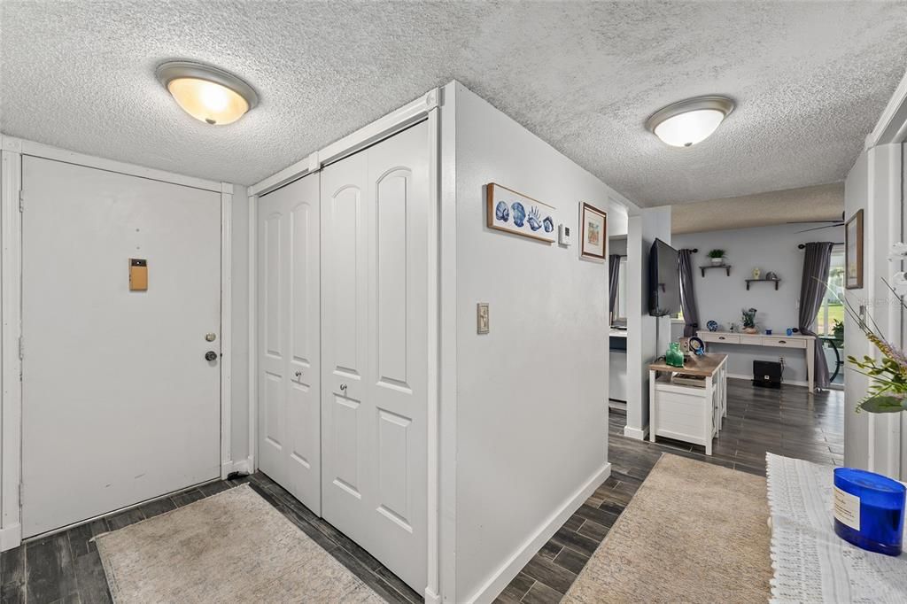 For Sale: $110,000 (2 beds, 2 baths, 1138 Square Feet)