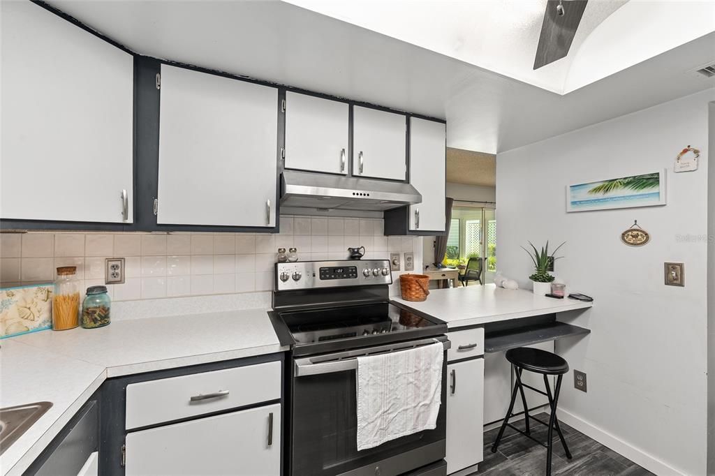 For Sale: $110,000 (2 beds, 2 baths, 1138 Square Feet)