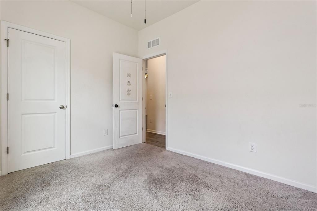 For Sale: $325,000 (3 beds, 2 baths, 1174 Square Feet)