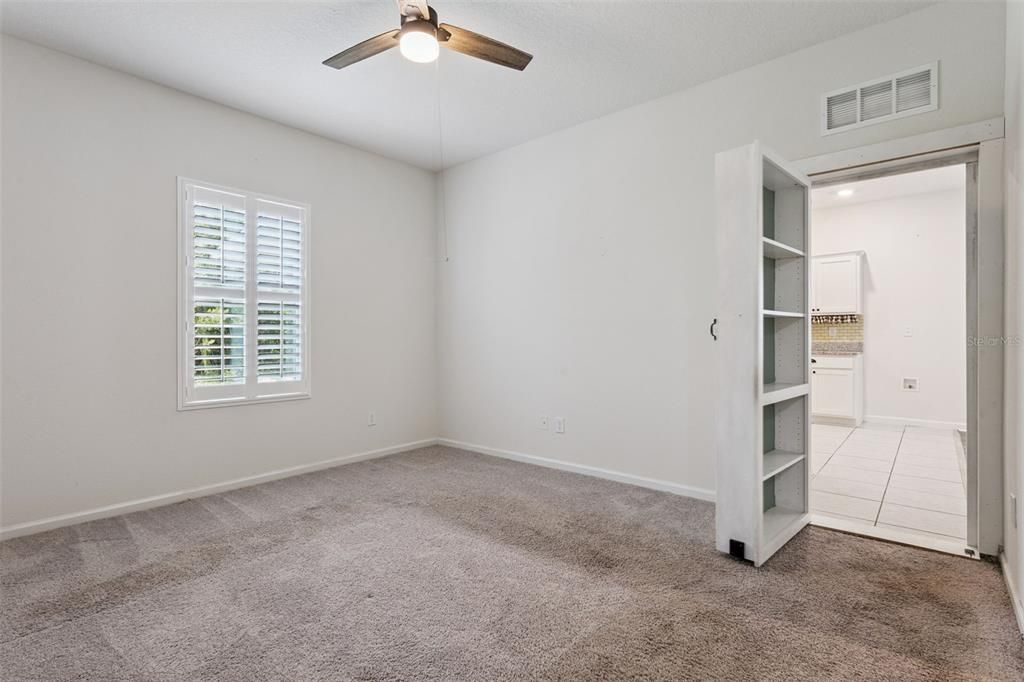 For Sale: $325,000 (3 beds, 2 baths, 1174 Square Feet)