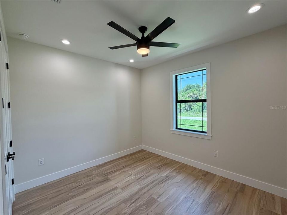 En Venta: $359,900 (3 camas, 2 baños, 1589 Pies cuadrados)