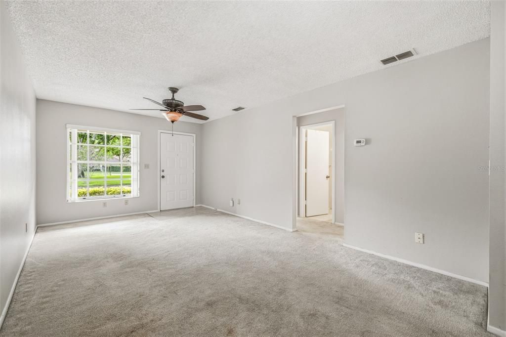 For Sale: $165,000 (2 beds, 2 baths, 730 Square Feet)