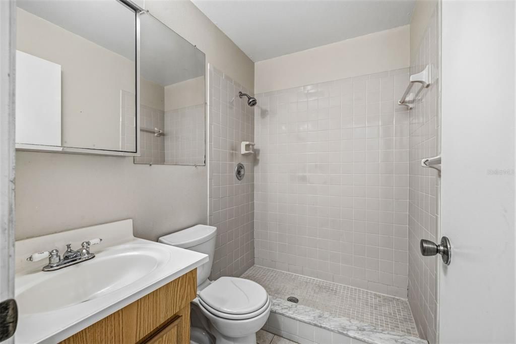 For Sale: $165,000 (2 beds, 2 baths, 730 Square Feet)