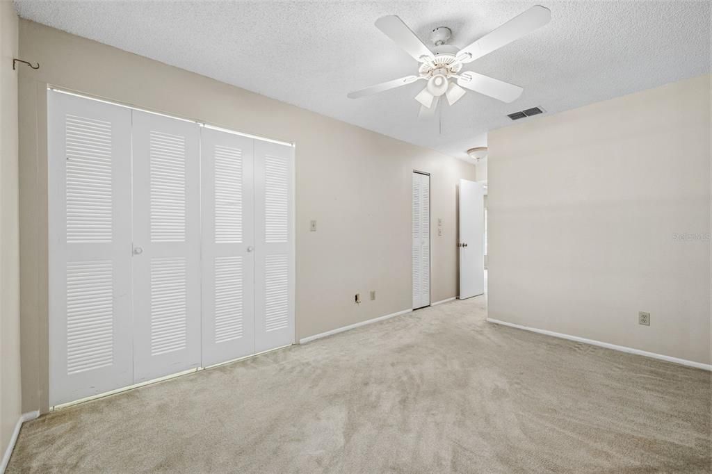 For Sale: $165,000 (2 beds, 2 baths, 730 Square Feet)