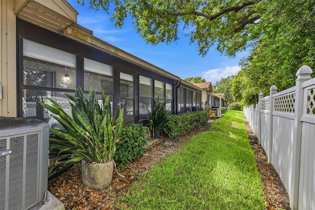 For Sale: $165,000 (2 beds, 2 baths, 730 Square Feet)