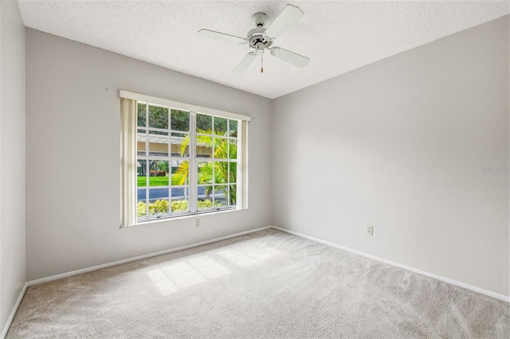 For Sale: $165,000 (2 beds, 2 baths, 730 Square Feet)
