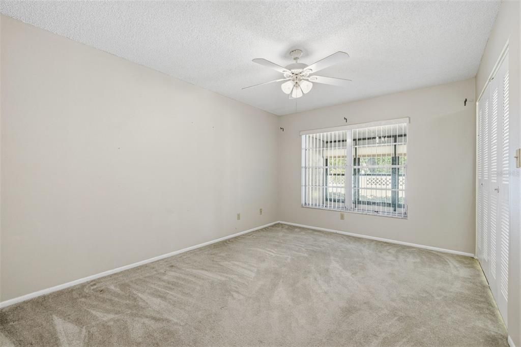 For Sale: $165,000 (2 beds, 2 baths, 730 Square Feet)